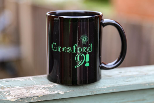 0401 Gresford 91 Black mug