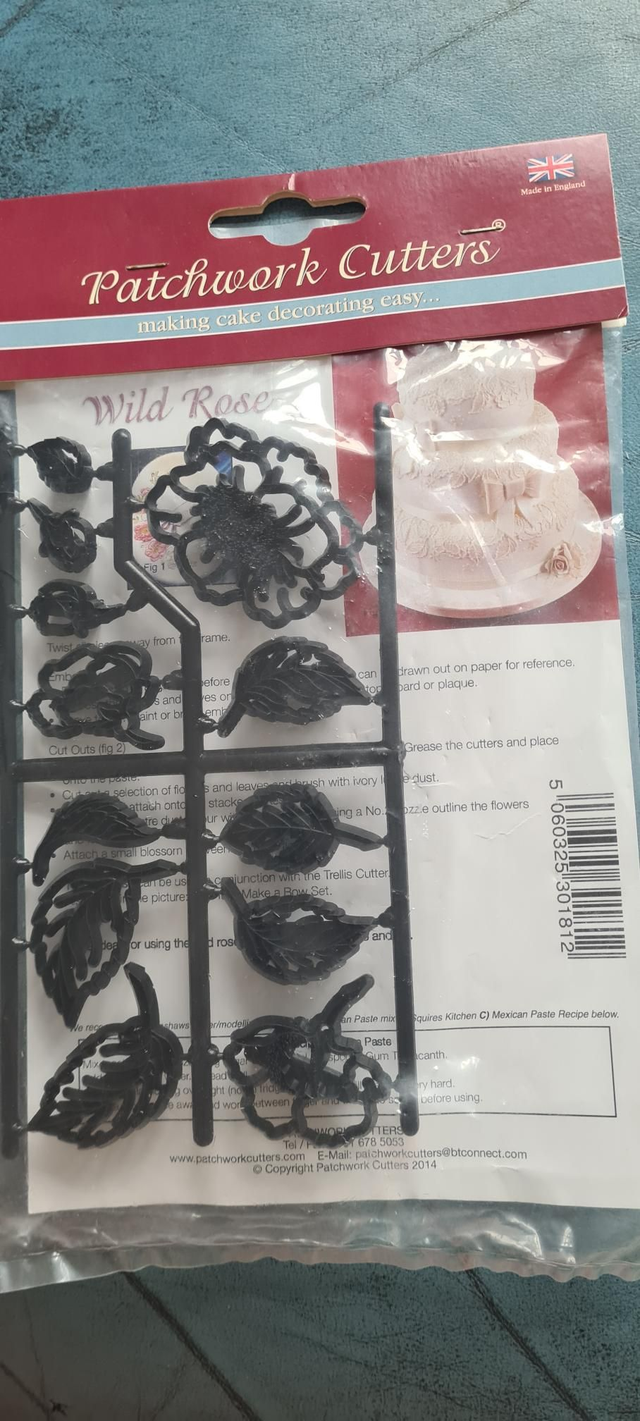 Patchwork Cutters Marion Frost Wild Rose cake decorating