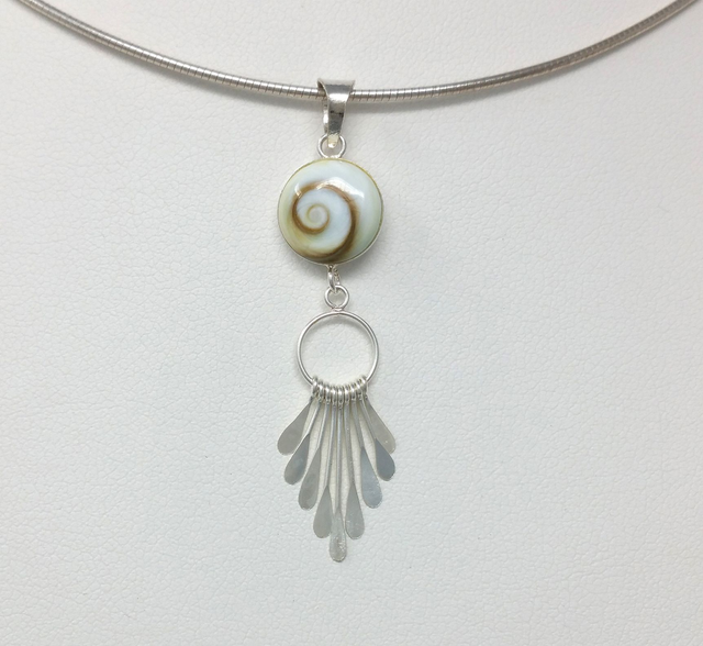 PENDENTIF OEIL ROND EN OEIL DE STE LUCIE FRANGES VENDU SANS CHAINE - OSL326