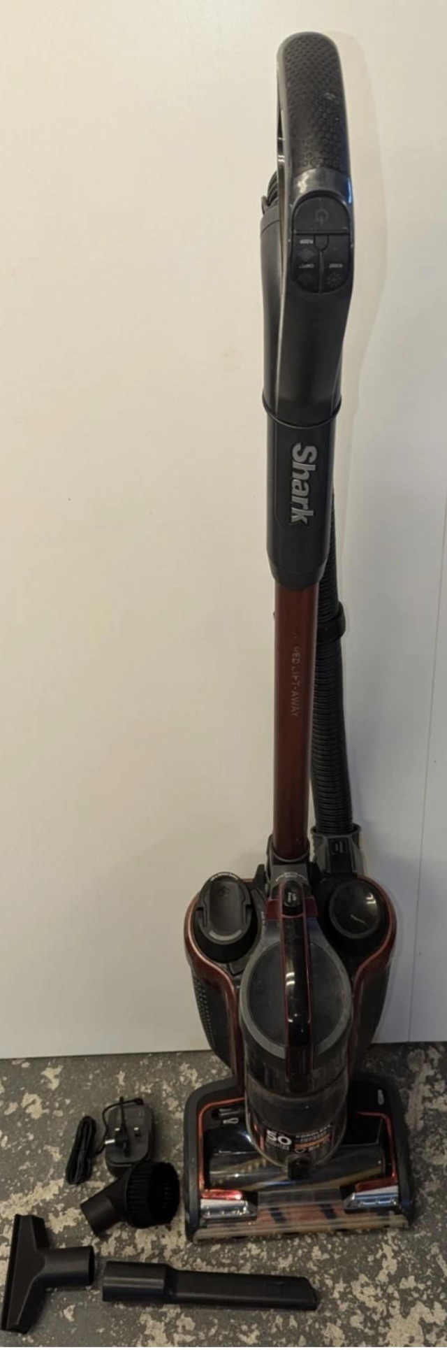 Shark IC160 cordless lift away vacuum 