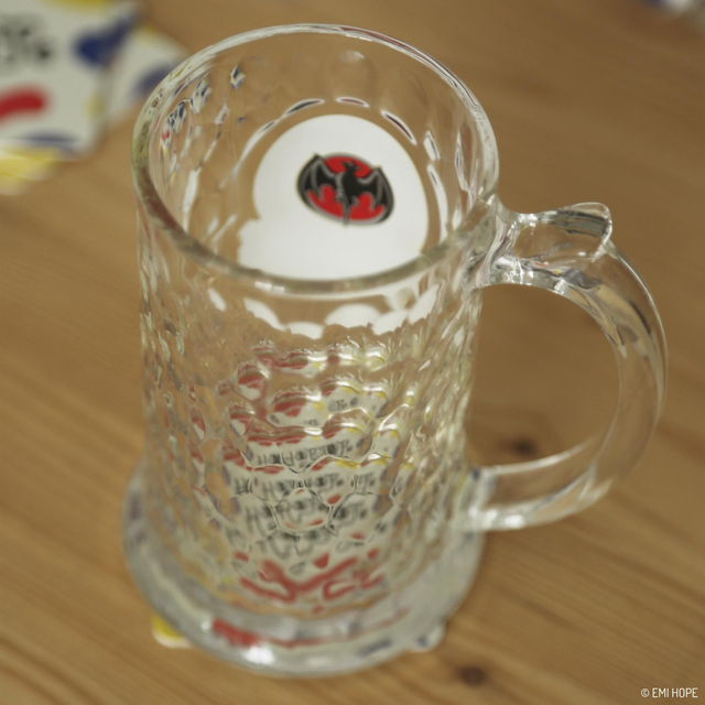 DESSOUS DE VERRE - ÉMI HOPE