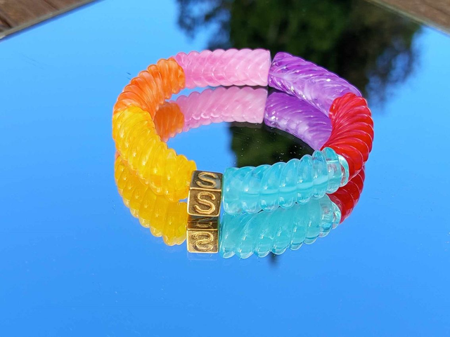 Bracelet perles tubes incurvées acrylique Anjali Indrahanush