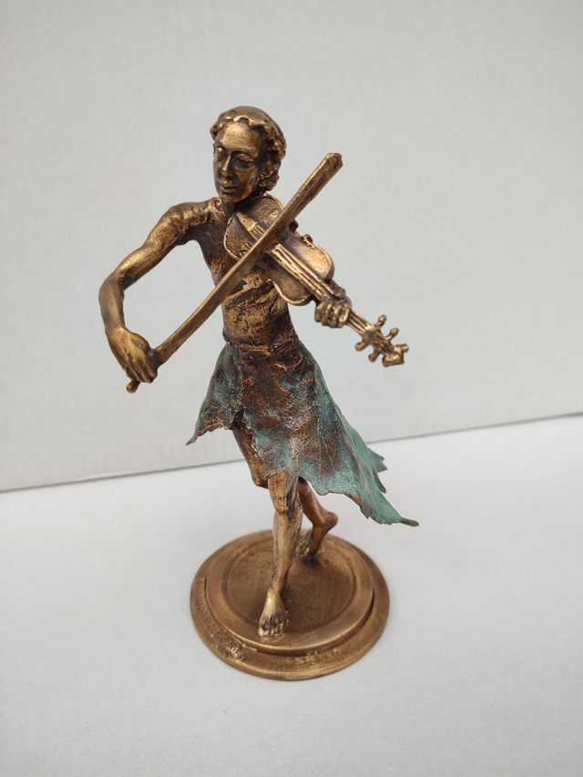 Skrzypaczka, 21x11x15 brąz unikat