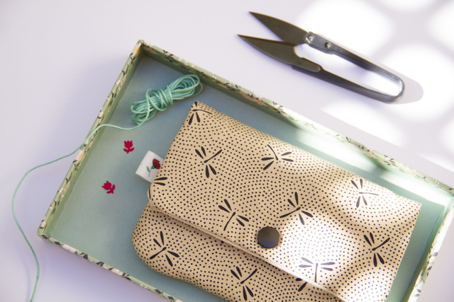 Monedero grande Beige Libélulas