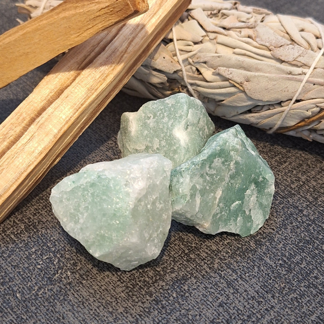 GREEN AVENTRINE (RAW) (approx 25-35g)