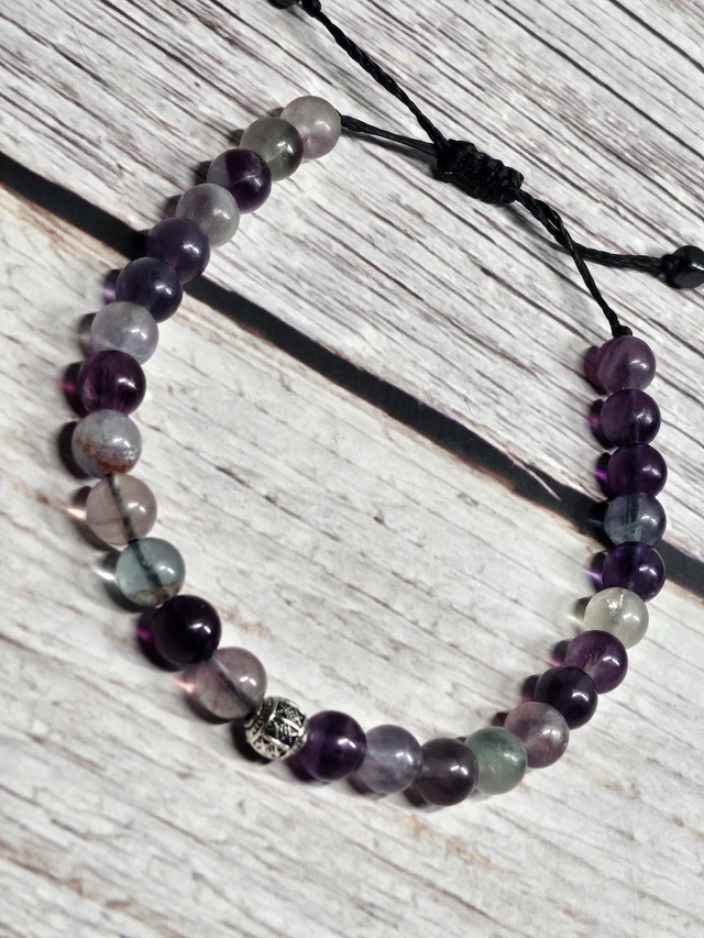 Bracelet Fluorite 6 mm – Macramé Ajustable