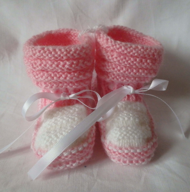 Babyschuhe handgestrickt - verschiedene Farben