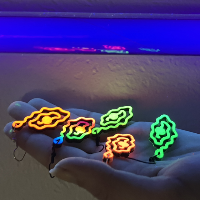 Earrings UV light Lasercut Vulva Pearls