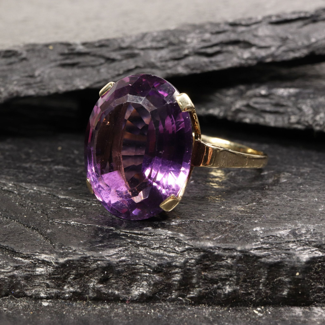 Vintage 9K 9Ct 375 Solid Yellow Gold Oval Cut Vibrant Purple Amethyst Natural Gemstone Cocktail Ring Size S 1/2 - 9 3/8
