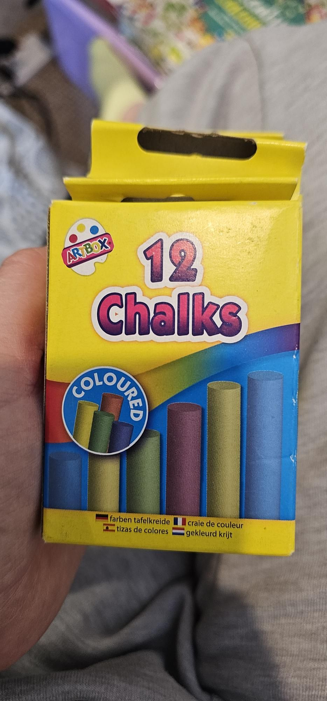 Artbox 12 chalks 