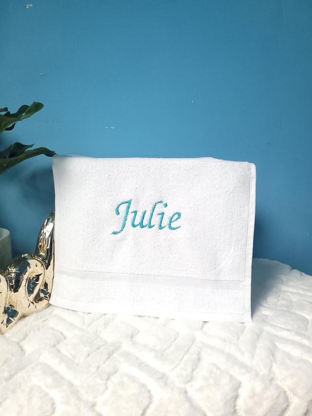 Serviette brodée Julie