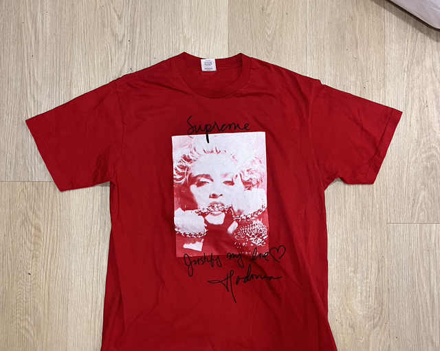 Supreme t-shirt size M pre-owned