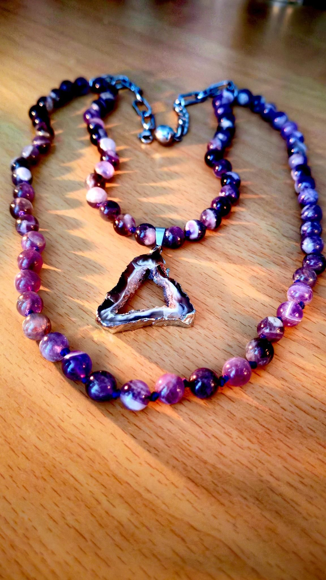Collier améthyste ruban et agate drusy noire