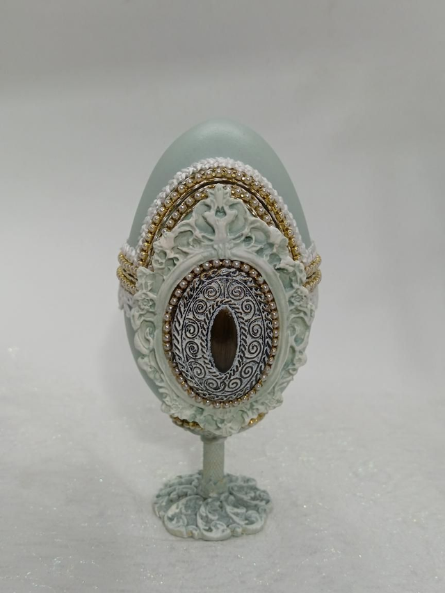 Mint jewellery box with locket for photos 