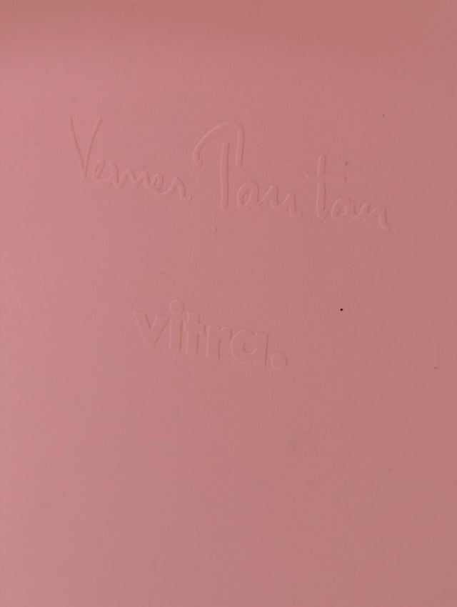Siège junior Vitra Panton rose - Prix neuf : 229 euros
