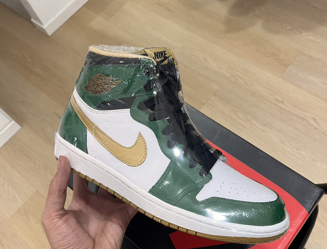 Air Jordan 1 Celtic OG size 42,5 NEW