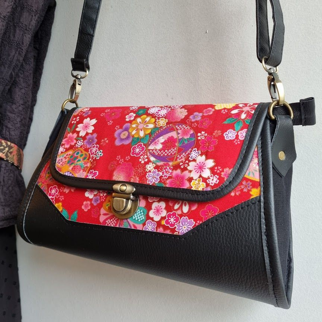 Sac cartable fermeture zippée &quot;Miya&quot; rouge simili cuir noir