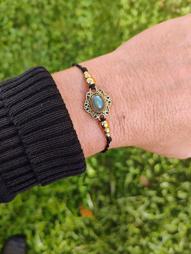 Bracelet avec sa pierre fine sur laiton