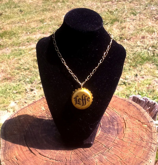 Collier capsule de bière support bronze ou argenté