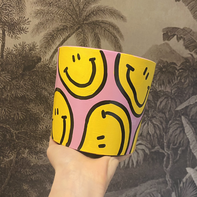 Medium Pink Smiley Pot