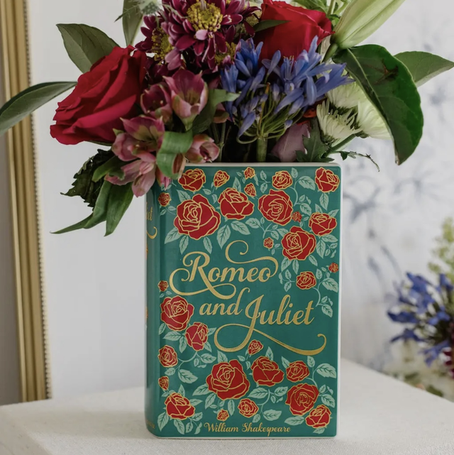 Romeo and Juliet vase 