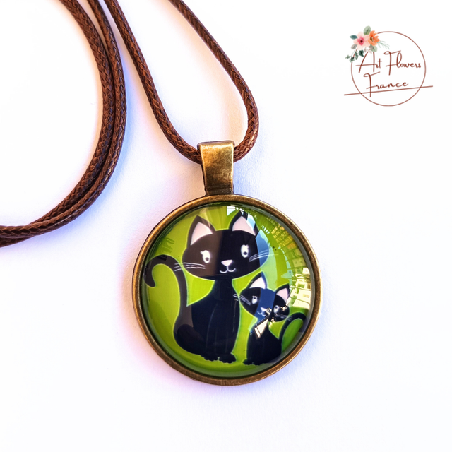 Collier illustré - Maman et bébé chat