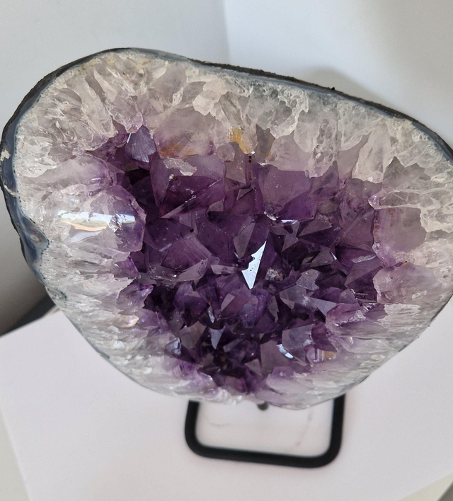 Améthyste Géode sur pied métal