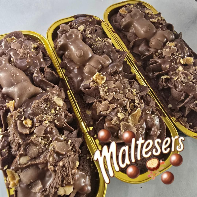 Festive Malteser Cake Tray
