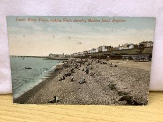 Beach, Kemp Town, Looking West , Showing Madeira Road, Brighton, Posted 1910 pc. no. R70 £2.25