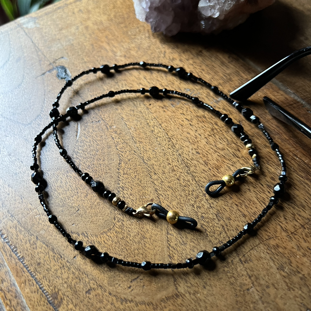 Porte lunettes / Sautoir en Perles de Verre noires