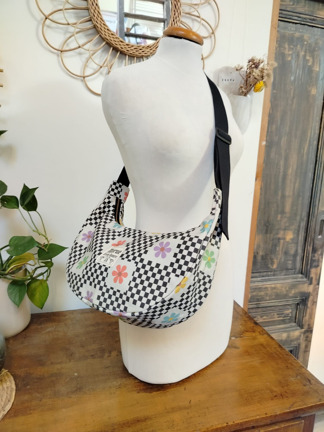 Sac Banoulière Motif Carreaux et Fleurs