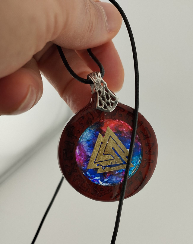 Valknut (bois de rose)