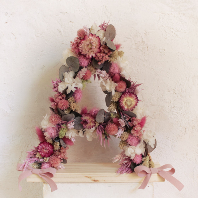 CL398- LETRAS   Con flores preservadas 29cm. 