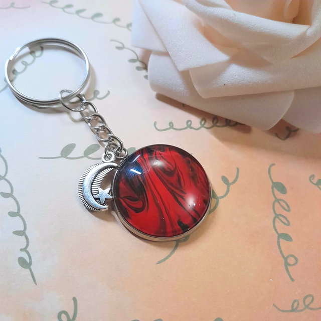 AMAÏA - Porte-clés métal argenté - Rouge et noir