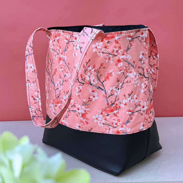 Large Shopper "Kirschblüte" apricotfarben I verstärkte Tasche mit japanischem Sakura Print I mit Standboden I handgemacht