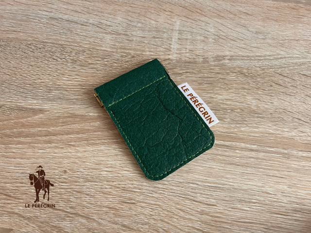 Porte-monnaie clic-clac en Piñatex - Alternative vegan au cuir - Coloris « Vert amazone » et « Blanc » - Fabriqué à la main en France