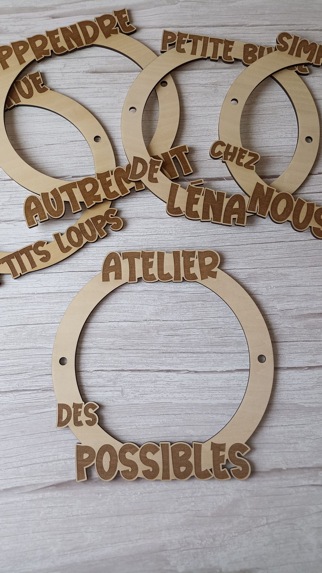 Décor en bois gravé - À personnaliser