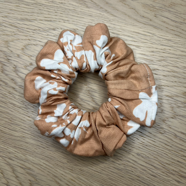 Persikkainen hiusdonitsi