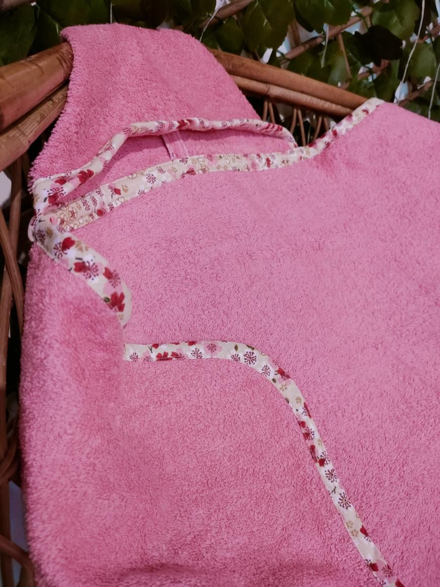 Sortie de bain rose bonbon - Personnalisable