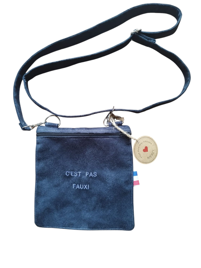 Grande pochette carrée porte téléphone en suédine Alaska double face zippée avec broderie C&#039;EST PAS FAUX!