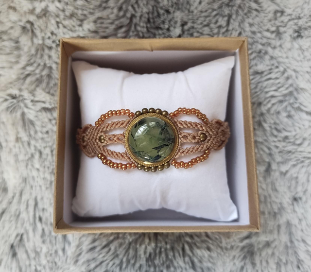 Bracelet taupe avec préhnite rutile 