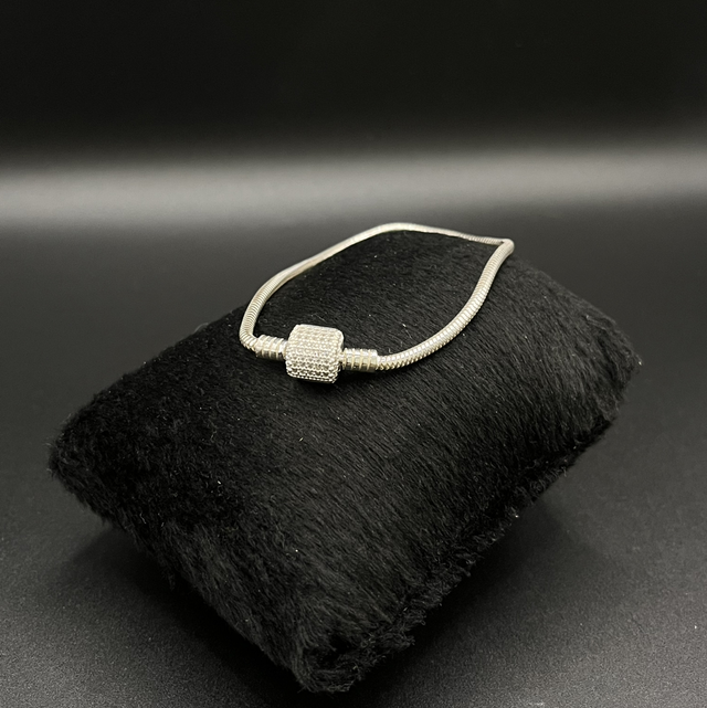 Pandora bastão cravejado