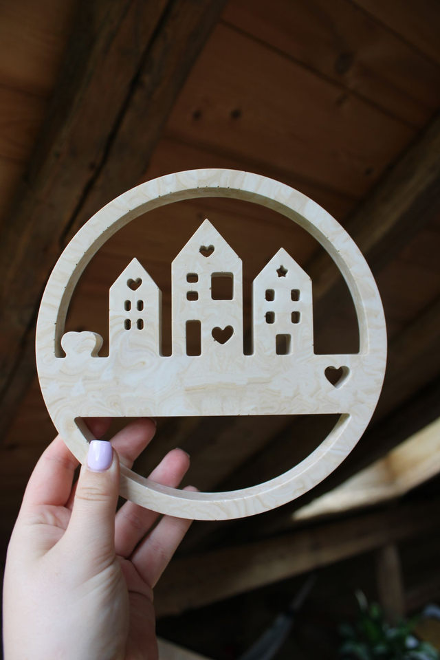 Maison à suspendre beige 