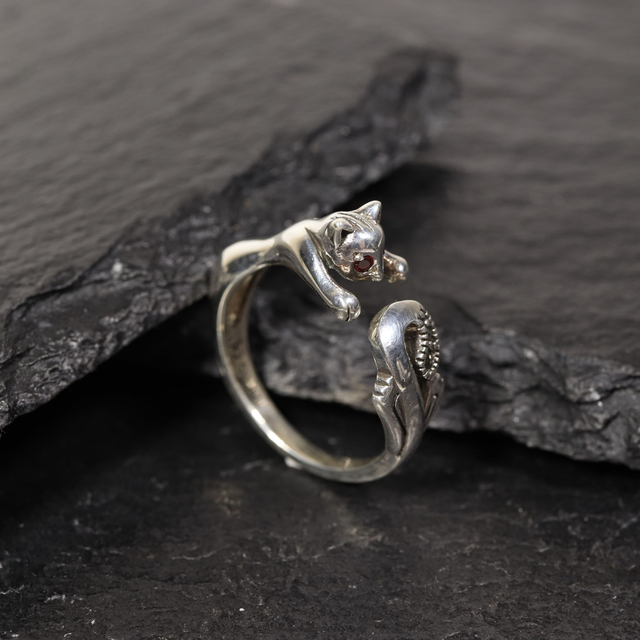 Vintage Sterling Silver 925 Art Deco Style Small Red Round Cut Garnets With Marcasite Gemstone Cat Kitty Design Ring Size N - 6 1/2