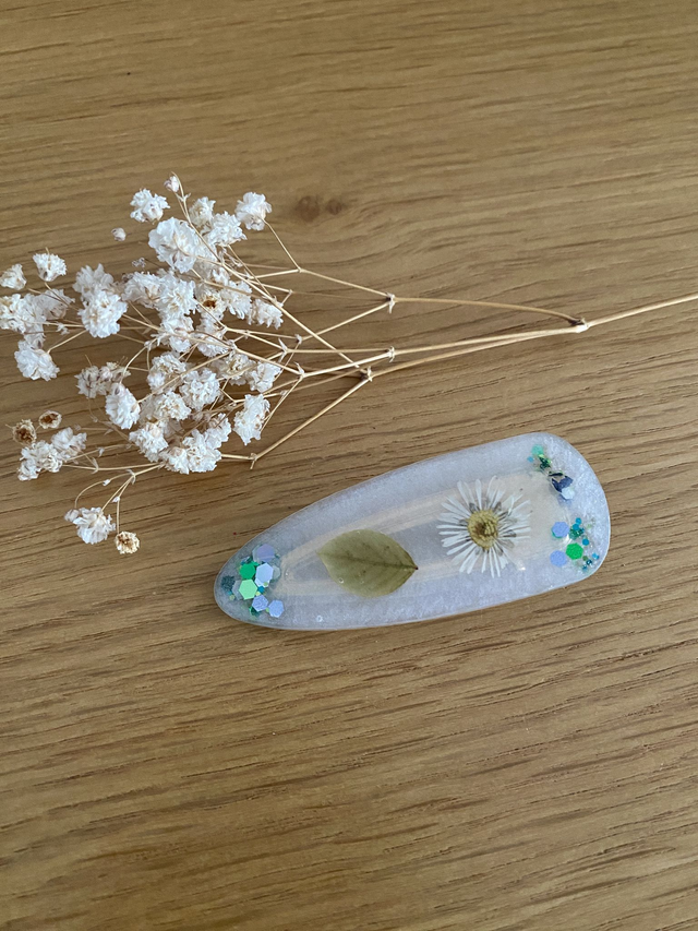 Barrette Andrea - pâquerette et feuille