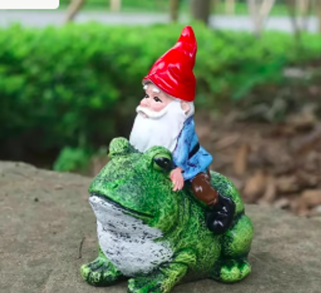 Tuinkabouter beeldje Kabouter op Kikker (15cm)