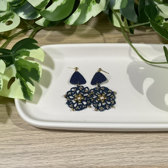 Frivolite: Ohrstecker mit Anhänger #0603