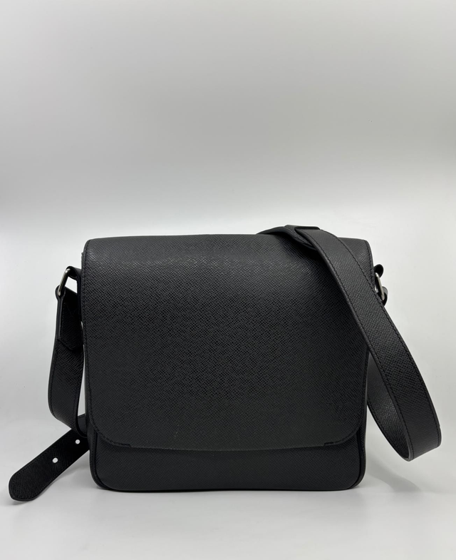 BOLSO TAIGA ROMAN PM MESSENGER LOUIS VUITTON 