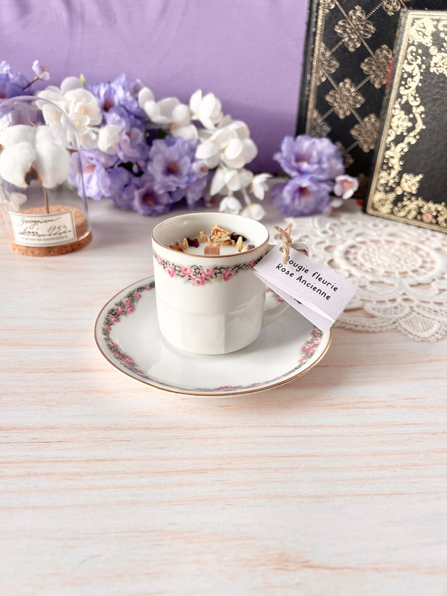 💜 Bougie Rose Ancienne - grande tasse à café "frise de roses" avec sous-tasse