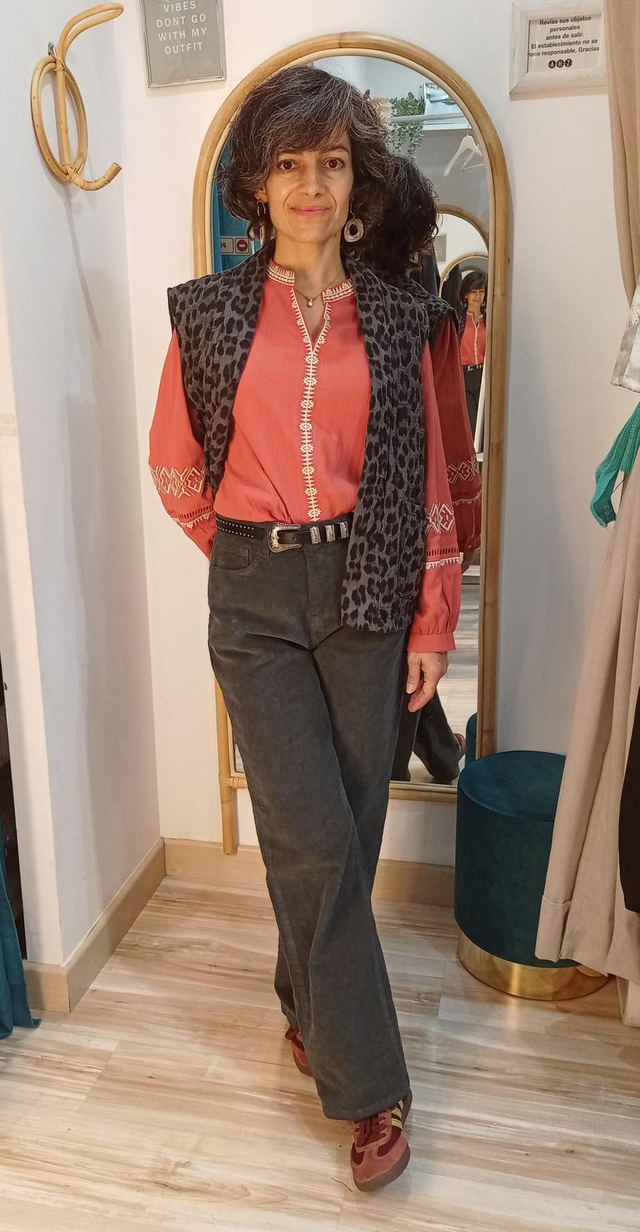 Camisa bordada salmón 